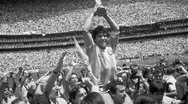 Diego Maradona nie żyje. „Najlepszy piłkarz wszech czasów”