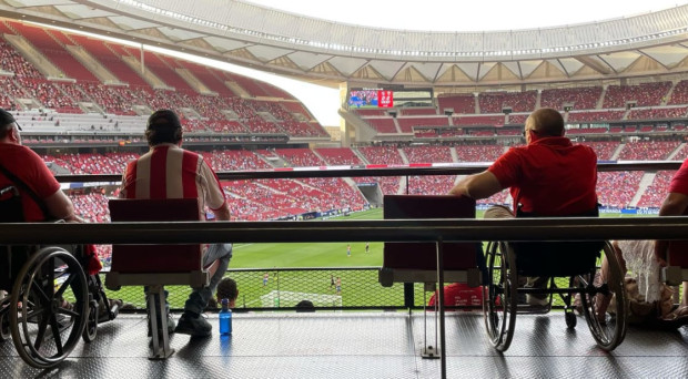 AccessibAll i UEFA publikują ankietę dedykowaną kibicom z niepełnosprawnością