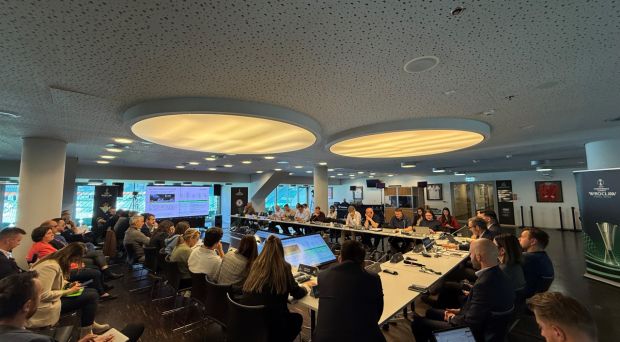Przygotowania do finału Ligi Konferencji UEFA. Spotkanie przedstawicieli klubów we Wrocławiu