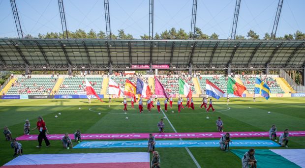 W 20 lat z piłkarskiej pustyni do EURO