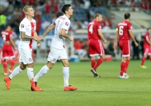 Poland routs Gibraltar behind Lewandowski's four goals
