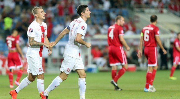 Poland routs Gibraltar behind Lewandowski's four goals