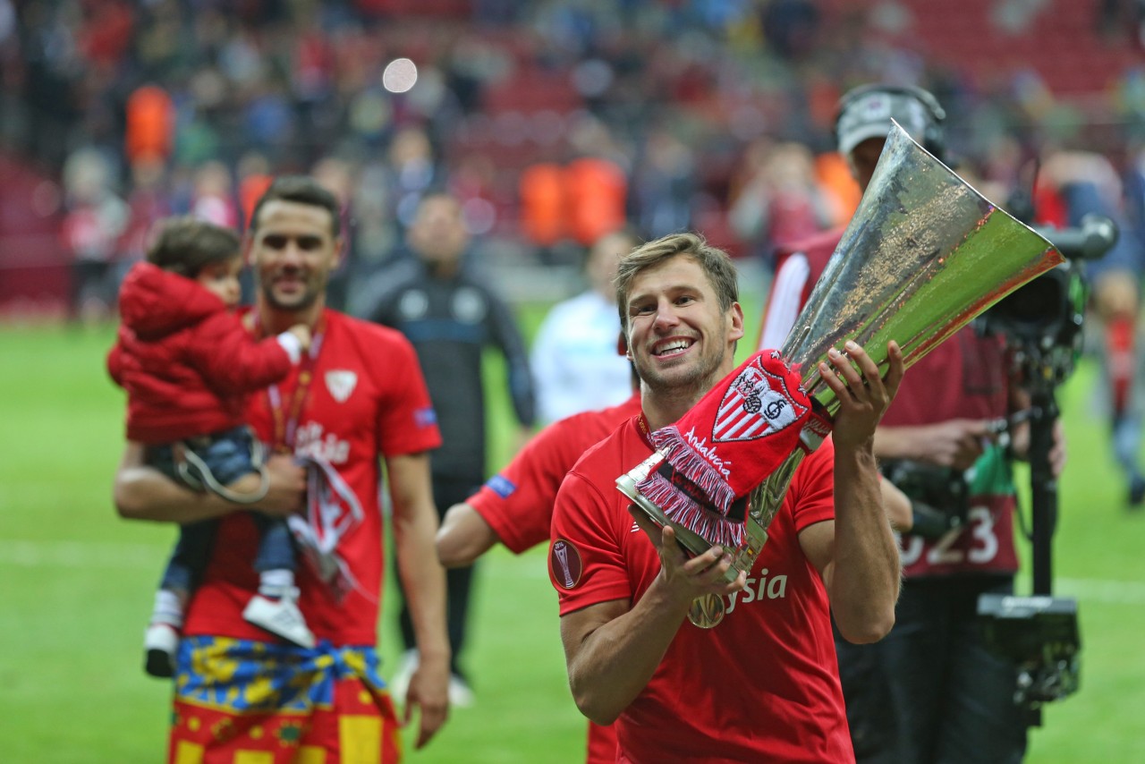 Sevilla z pucharem Ligi Europy! Krychowiak jednym z bohaterów! | Federacja | Polski Związek Piłki Nożnej