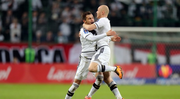 Legia gromi Zawiszę i jest jedną nogą w finale Pucharu Polski