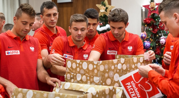 Reprezentacja Polski została pierwszym darczyńcą Szlachetnej Paczki