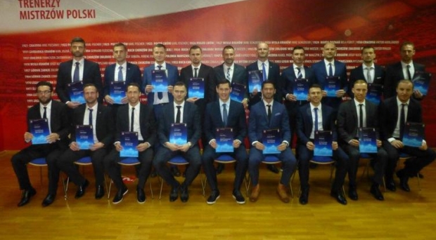 20 trenerów z licencjami UEFA B+A
