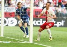 Milik uczy, jak przyjąć i strzelić