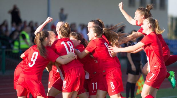 [U-17 KOBIET] Polki pokonały Szwajcarki i wygrały grupę!