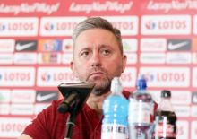 Jerzy Brzęczek: Cały czas sprawdzamy, kto może wzmocnić drużynę