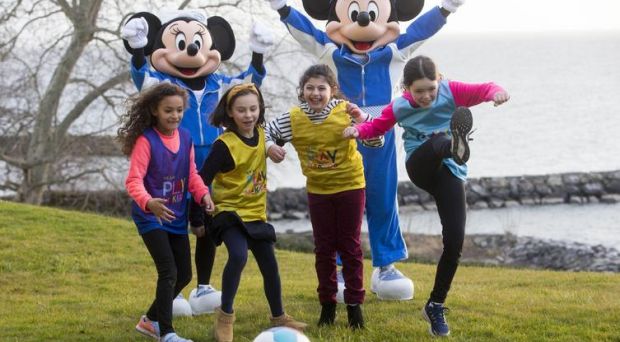 Rusza program Playmakers. UEFA i Disney pomogą dziewczynkom w Polsce pokochać piłkę