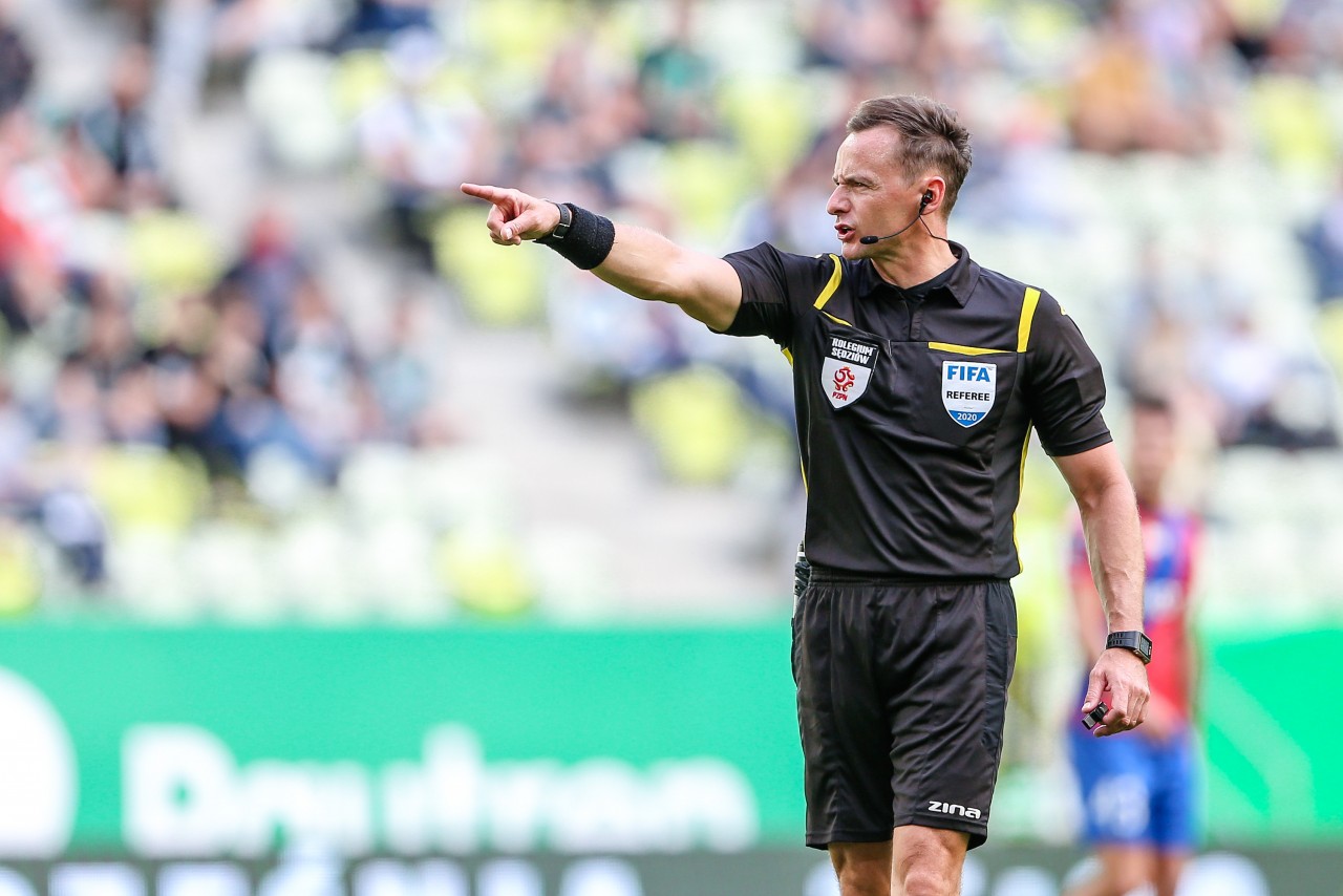 Paweł Raczkowski poprowadzi mecz Izrael Szkocja Sędziowie Polski